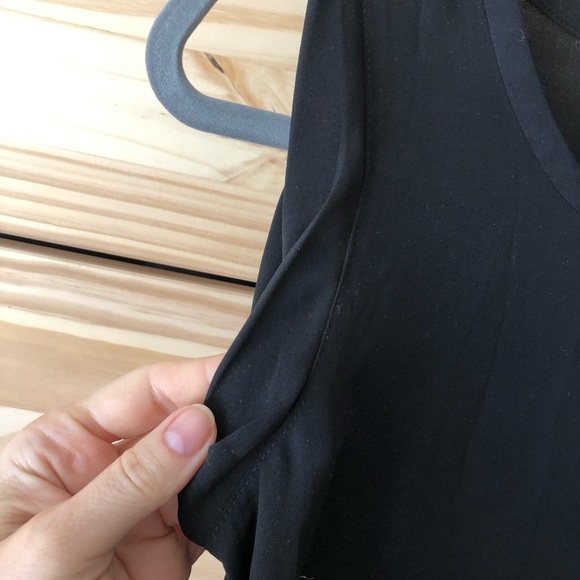 Black tshirt-fit blouse - Picture 5 of 5